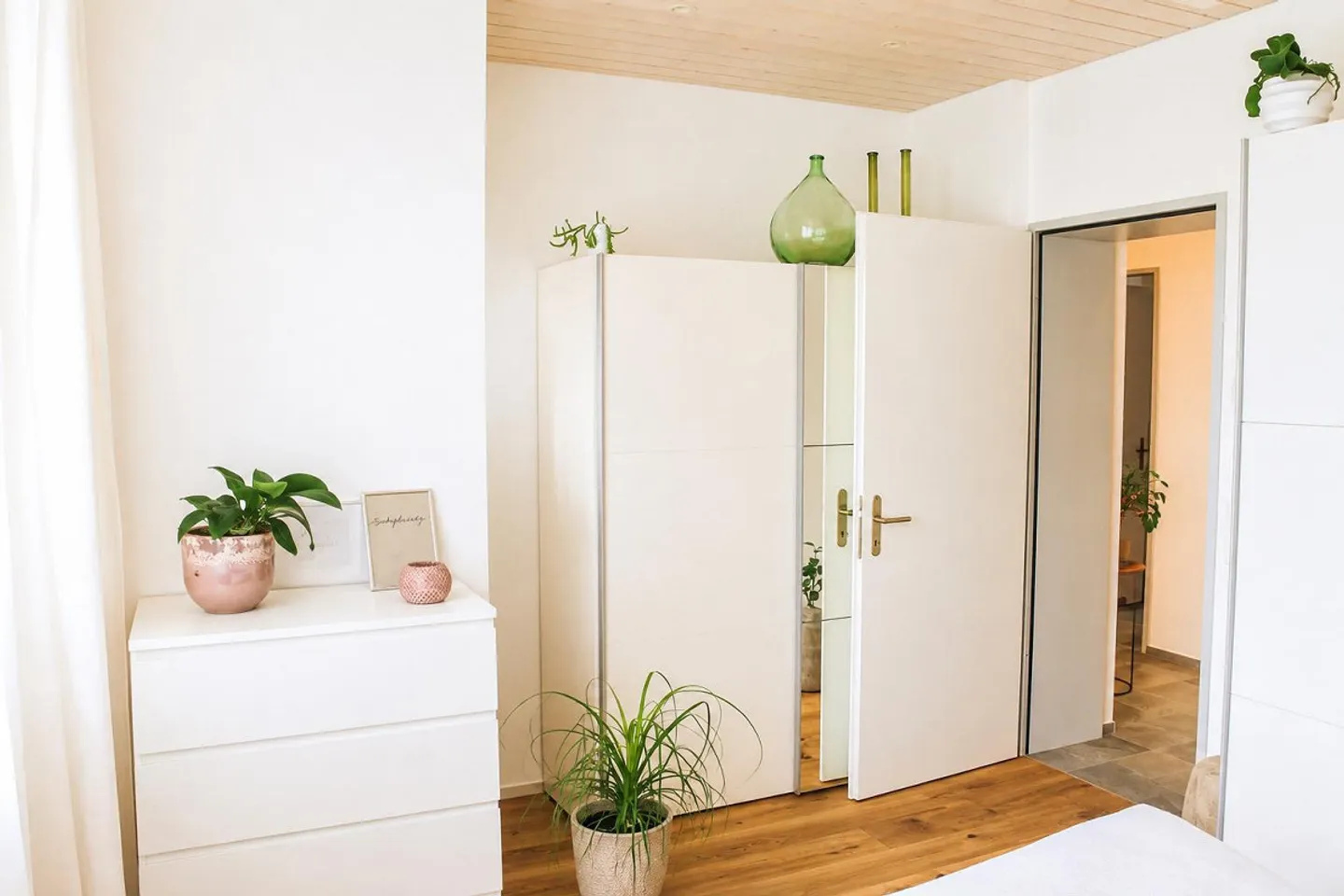 Moderne Wohnung mit grosser Terrasse - Foto 10 von 14