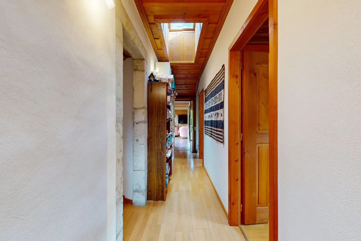 Die perfekte Balance: Zeitgenössische Eleganz und Ruhe in Court - Foto 22 von 28