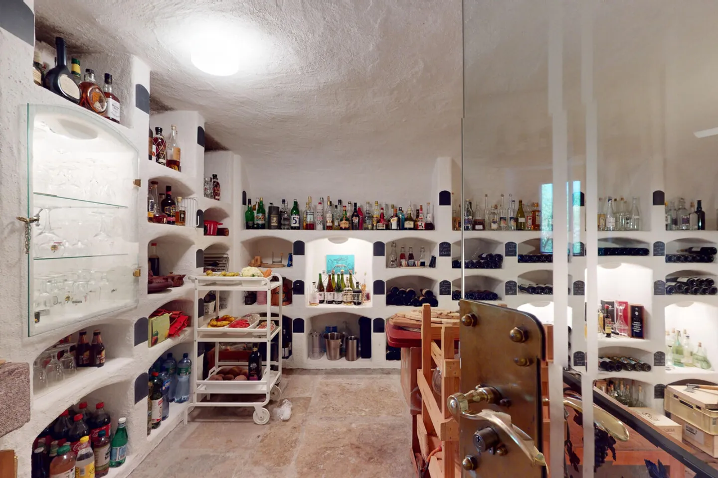 Die perfekte Balance: Zeitgenössische Eleganz und Ruhe in Court - Foto 25 von 28