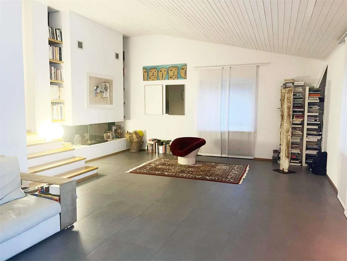 Villa of high standard, embedded in nature in Croglio - Photo 4 of 13