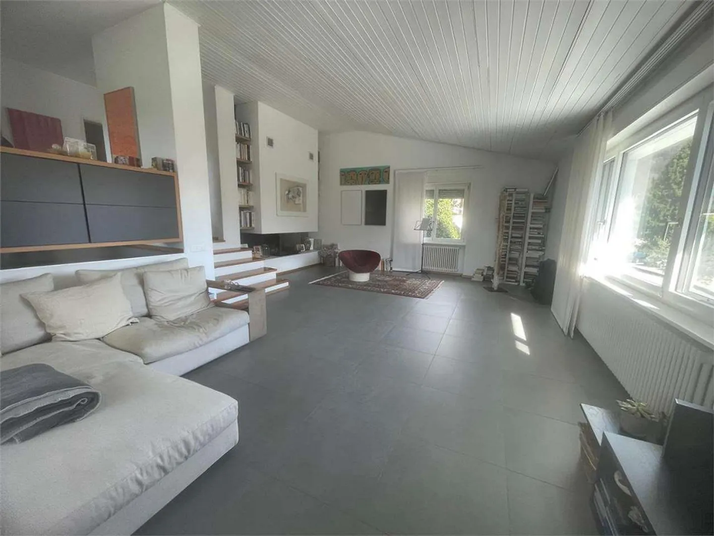 Villa of high standard, embedded in nature in Croglio - Photo 5 of 13