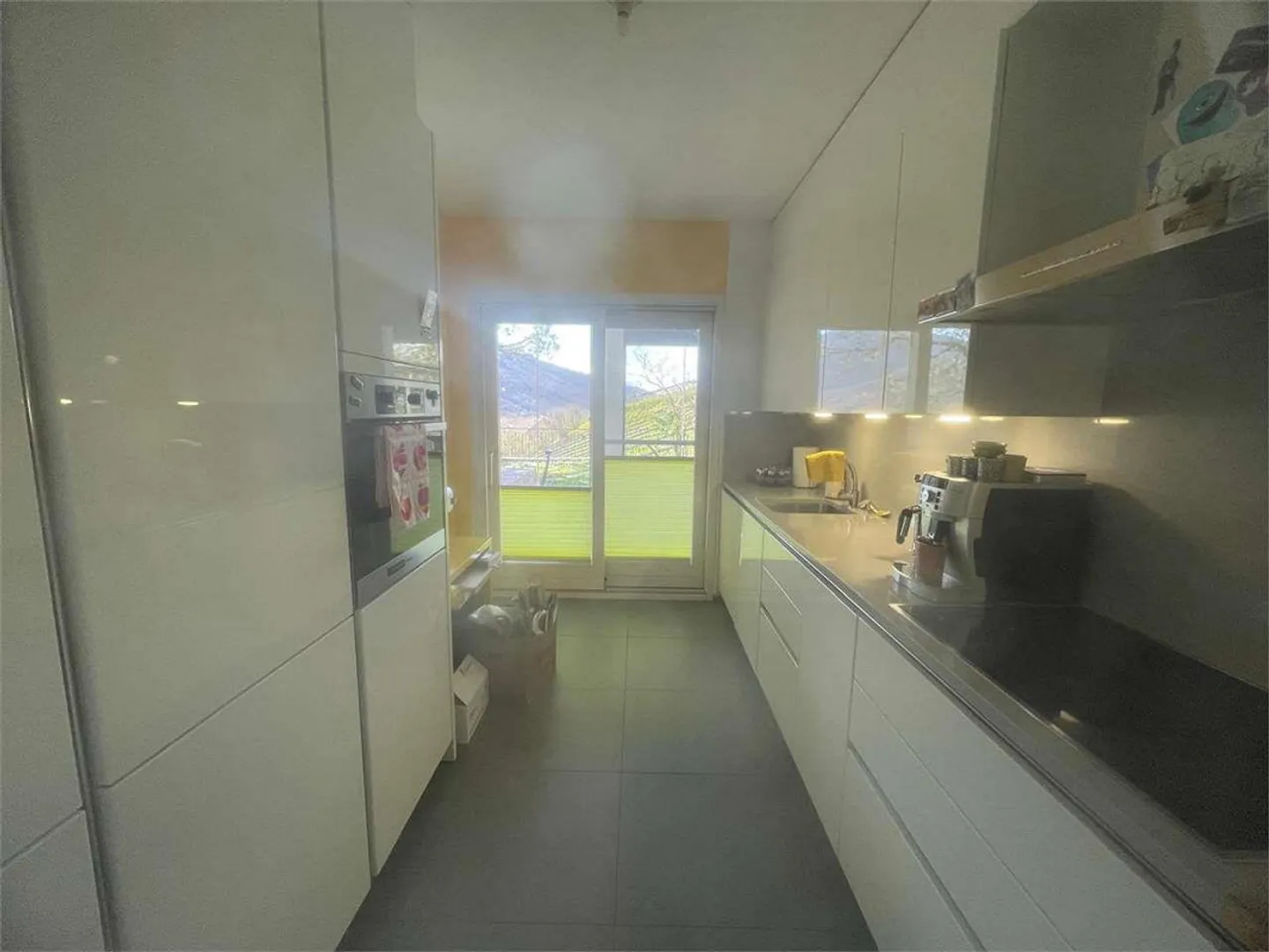 Villa of high standard, embedded in nature in Croglio - Photo 9 of 13