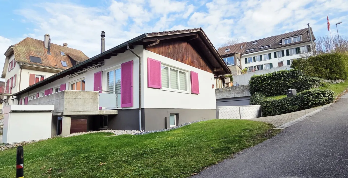 Casa familiare moderna con giardino - Foto 14 di 19