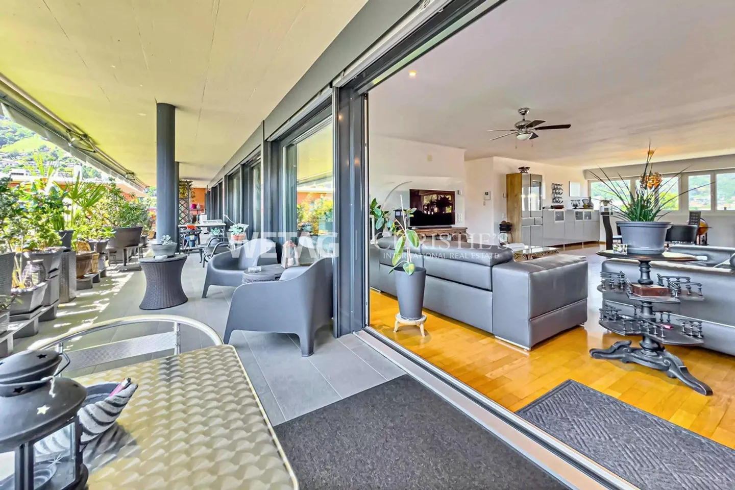 Lugano-Agno: Penthouse Apartment near Lake Lugano for Sale - Photo 6 of 11