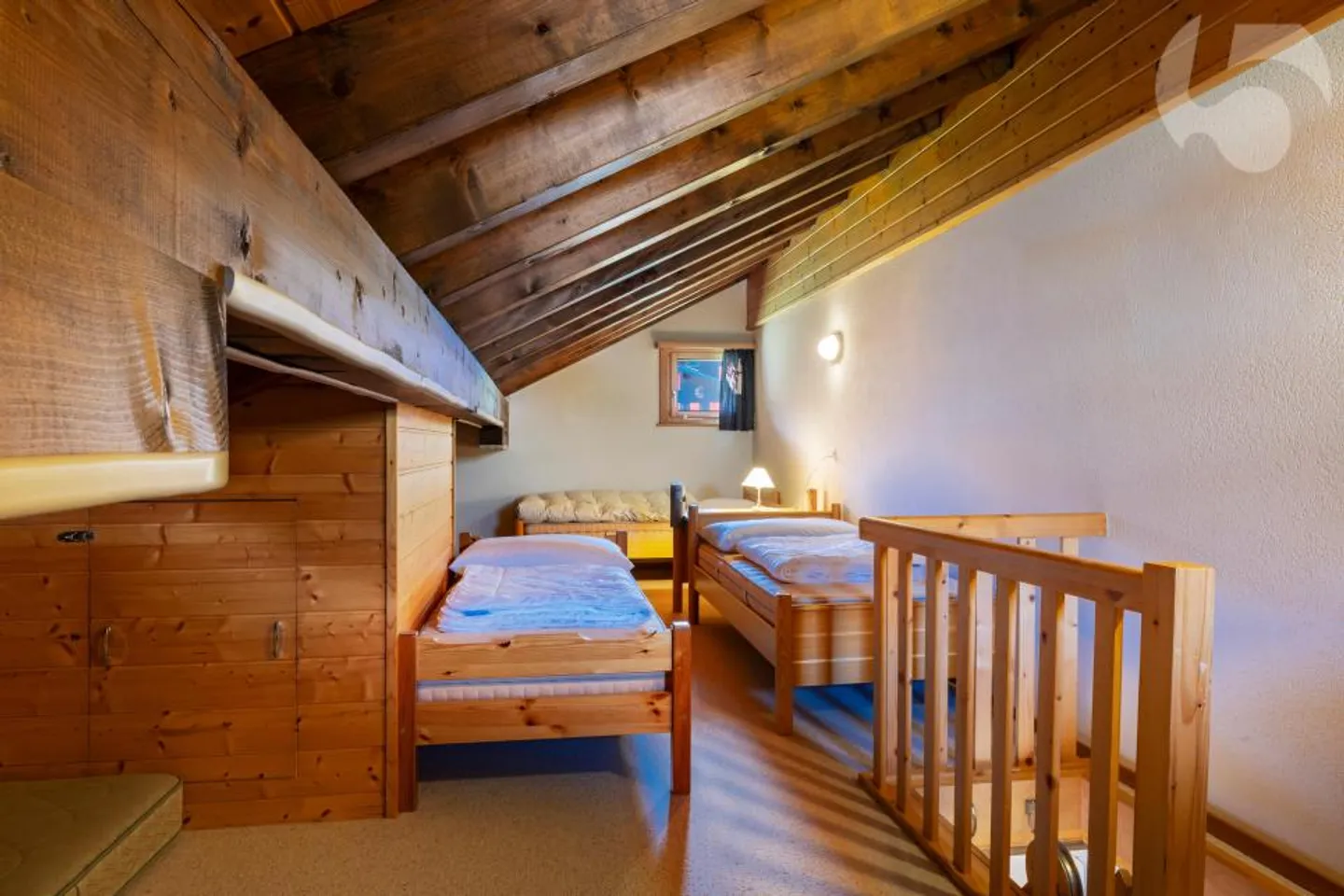 Appartement directement sur les pistes avec balcon et vue imprenable sur les montagnes - Photo 8 sur 12