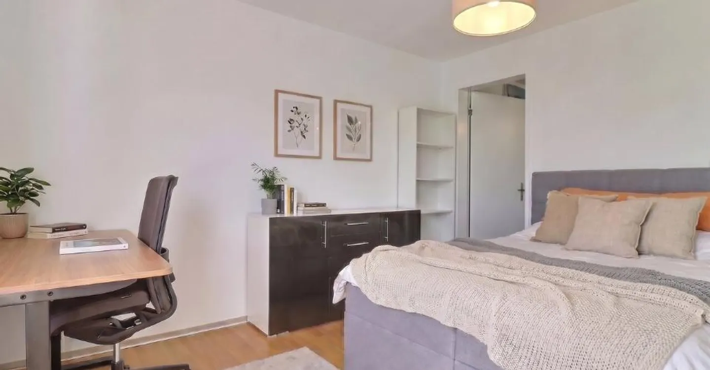 4½ Zimmer im Erdgeschoss mit Terrasse und Garten - Foto 5 von 11