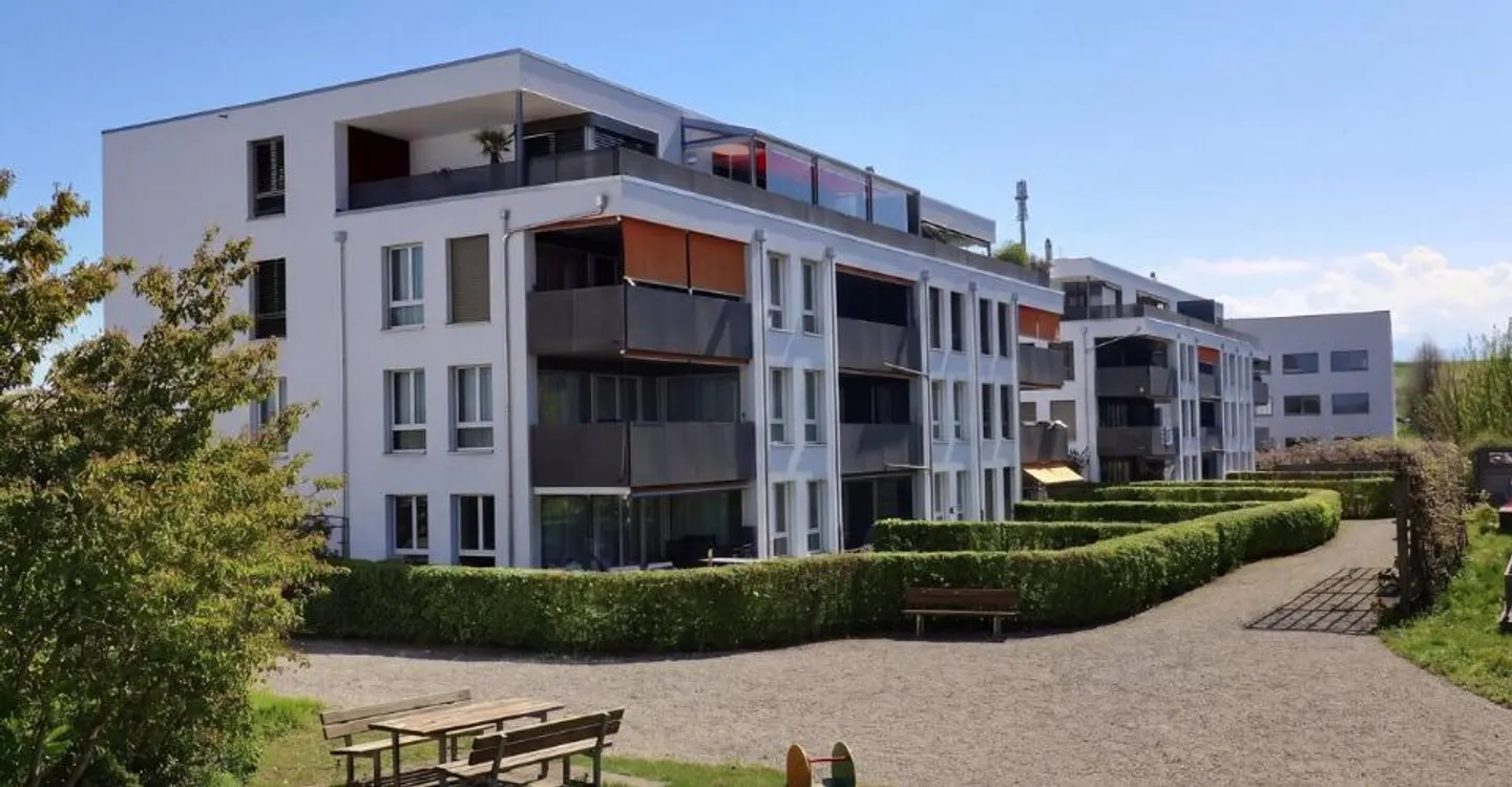 4½ Zimmer im Erdgeschoss mit Terrasse und Garten - Foto 9 von 11