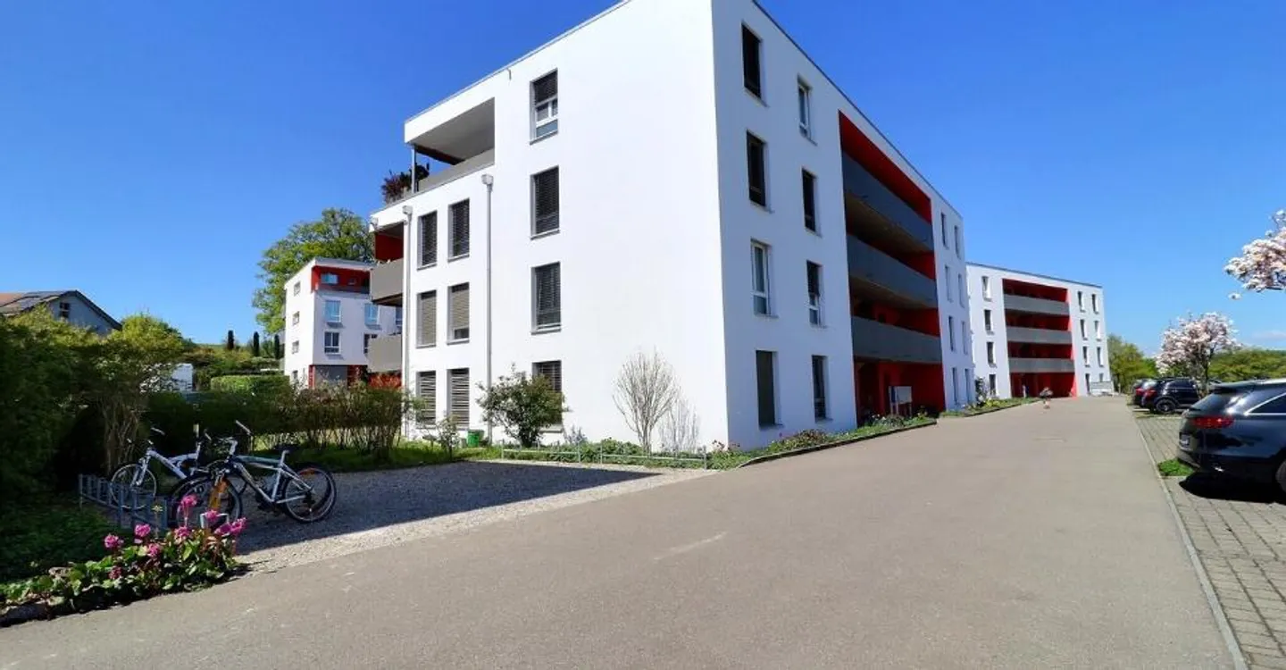 4½ Zimmer im Erdgeschoss mit Terrasse und Garten - Foto 10 von 11