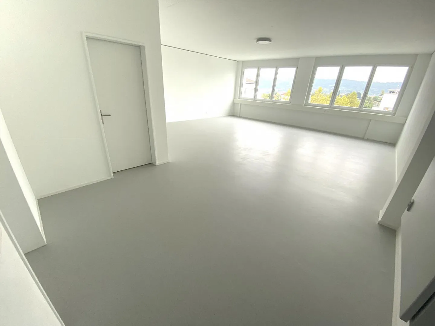 Practice/Studio/Cosmetics/Beauty (with WC, optional shower) - 68m2 / New building [2.4] - Photo 2 of 6