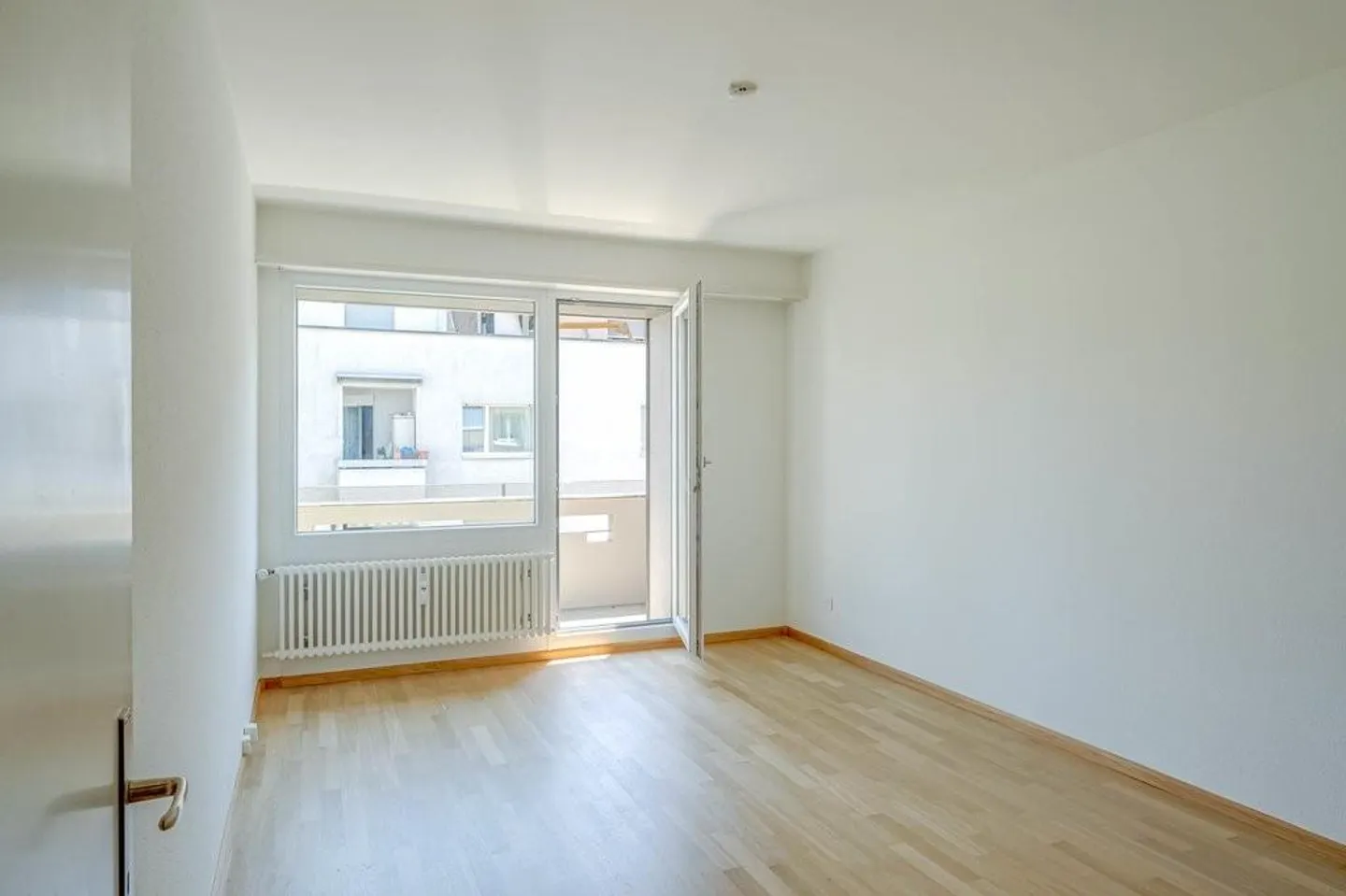 Renovated apartment in a quiet location - Photo 4 of 8