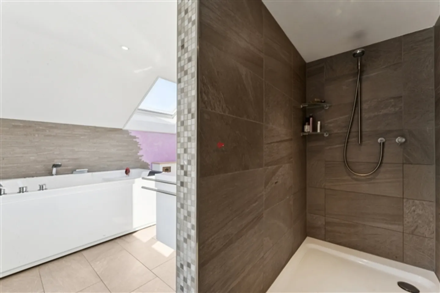 «Zuhause im Chalet. mit Garten und Panorama!» - Photo 9 of 14