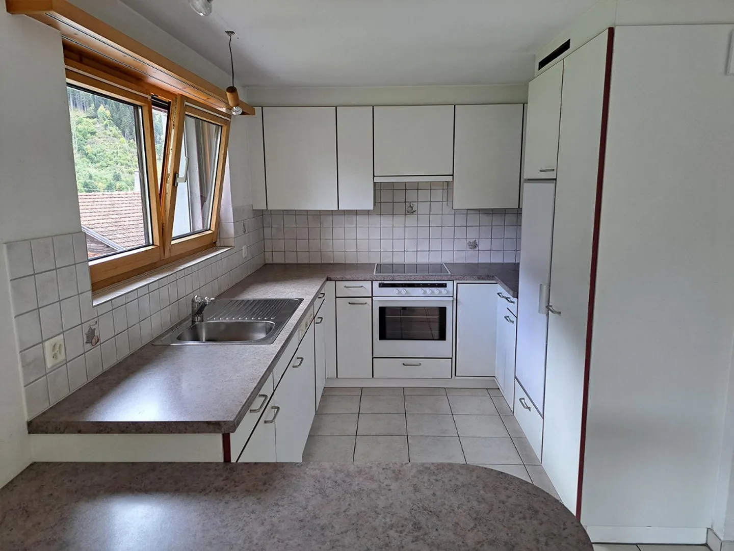 Hauswart mit 4 1/2 Zi. Wohnung - Foto 1 von 16