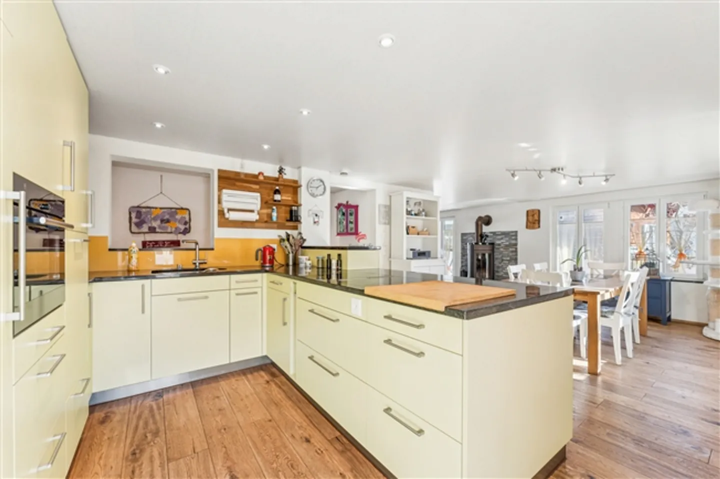 «Zuhause im Chalet. mit Garten und Panorama!» - Photo 7 of 14