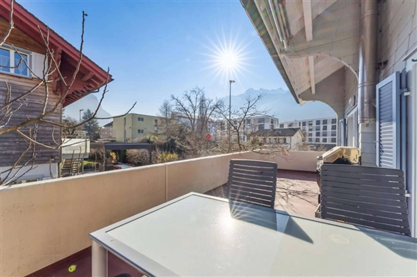 «Zuhause im Chalet. mit Garten und Panorama!» - Photo 11 of 14