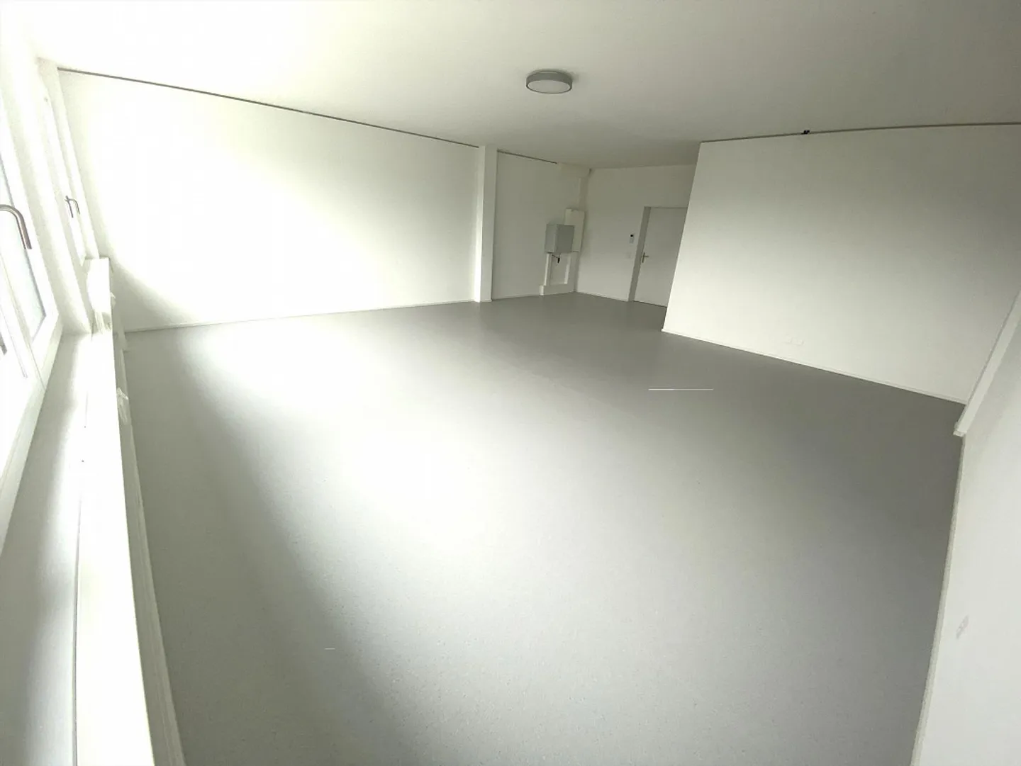 Practice/Studio/Cosmetics/Beauty (with WC, optional shower) - 68m2 / New building [2.4] - Photo 5 of 6