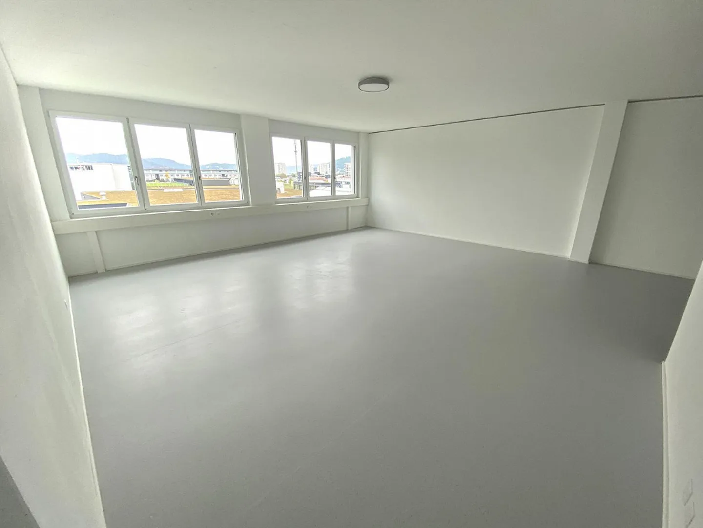 Practice/Studio/Cosmetics/Beauty (with WC, optional shower) - 68m2 / New building [2.4] - Photo 6 of 6