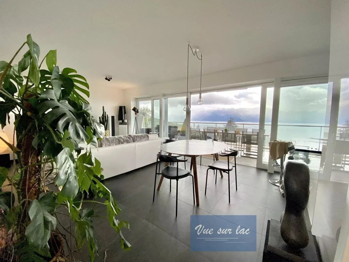 Appartamento contemporaneo con terrazza panoramica - Foto 8 di 13