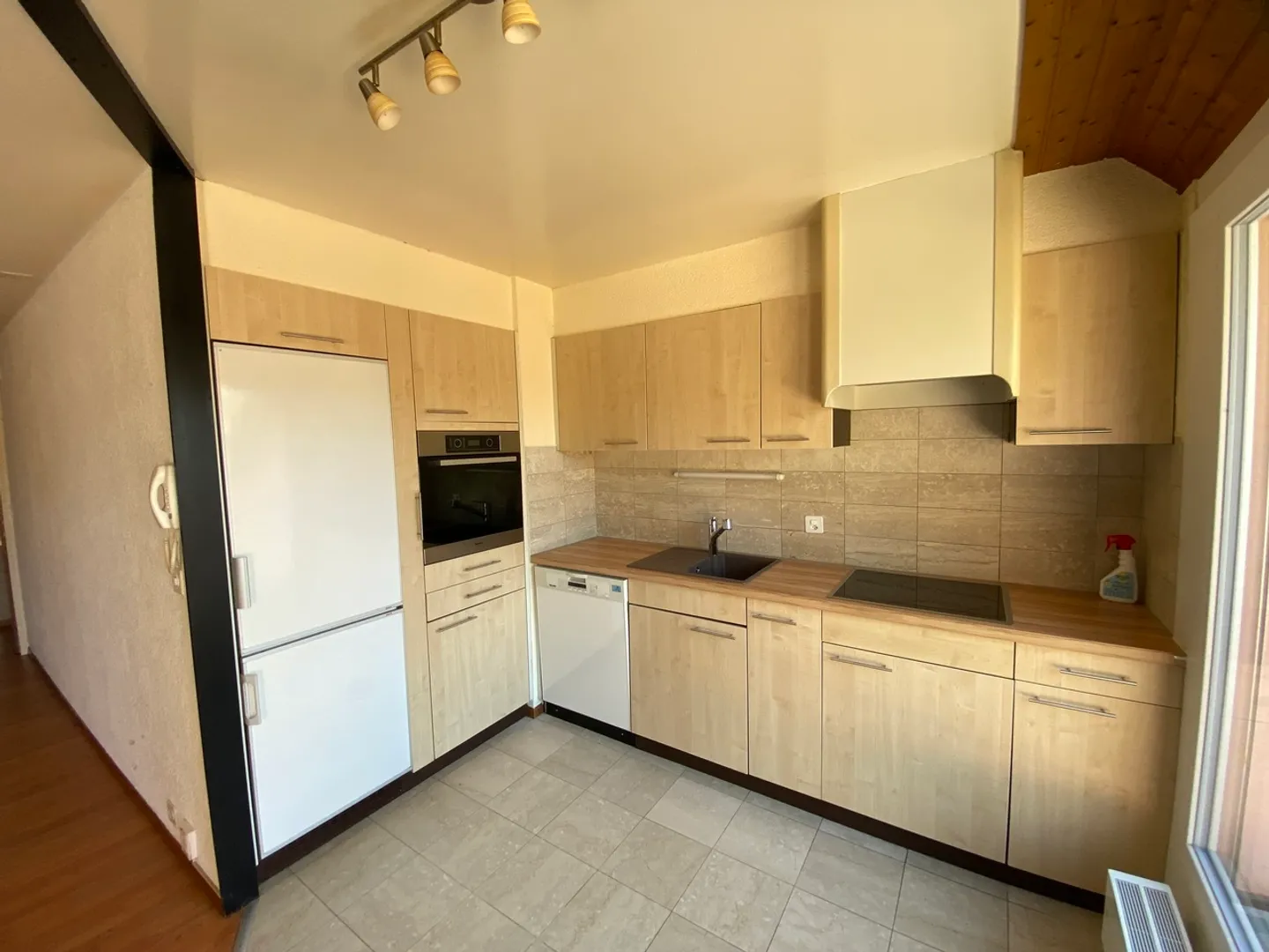 Duplex and attic apartment with 4.5 rooms and terrace - Photo 7 of 12