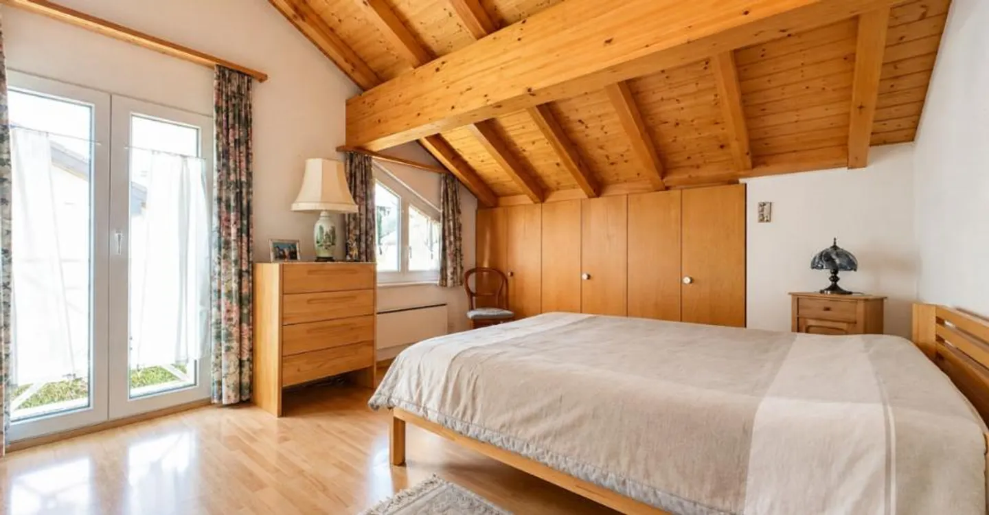 VILLA INDIVIDUALE DI 5.5 LOCALI CON GIARDINO E VERANDA A SAXON - Foto 8 di 9
