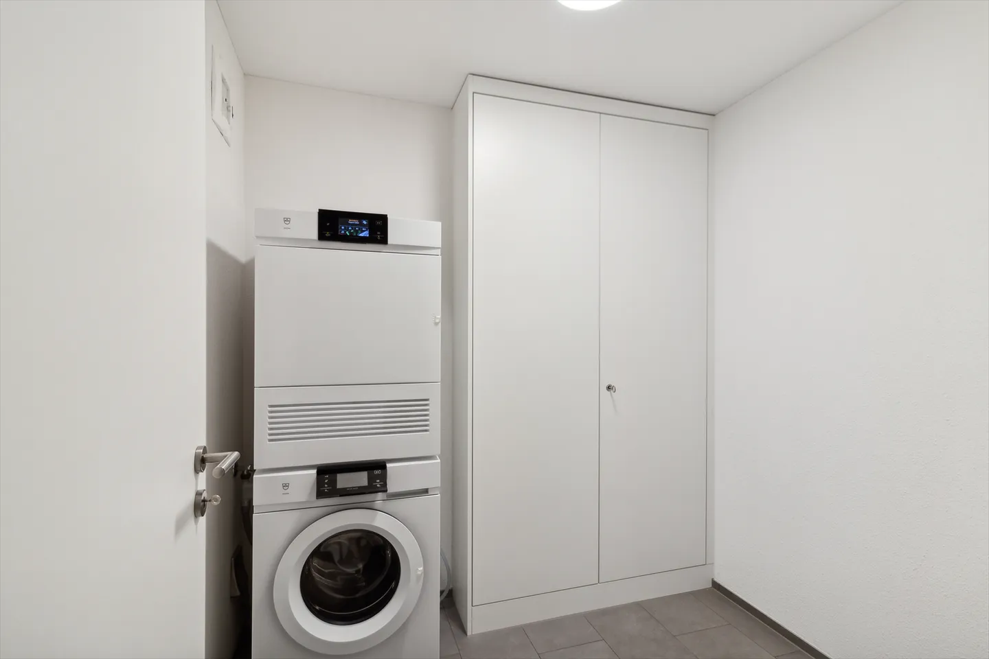 3.5 Room Apartment - Photo 4 of 12