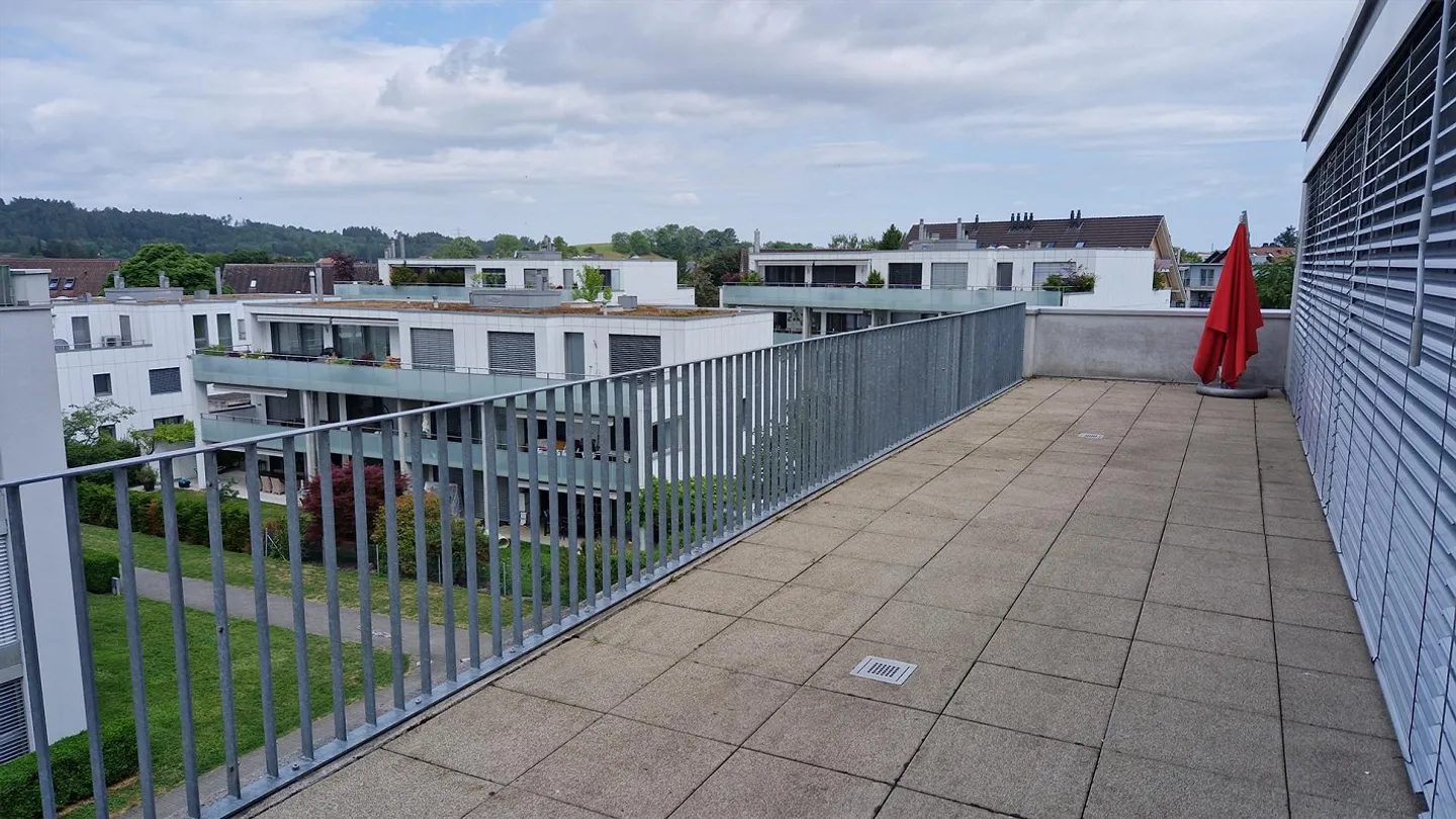 Grosszügige Attikawohnung mit Terrassen - Foto 6 von 7
