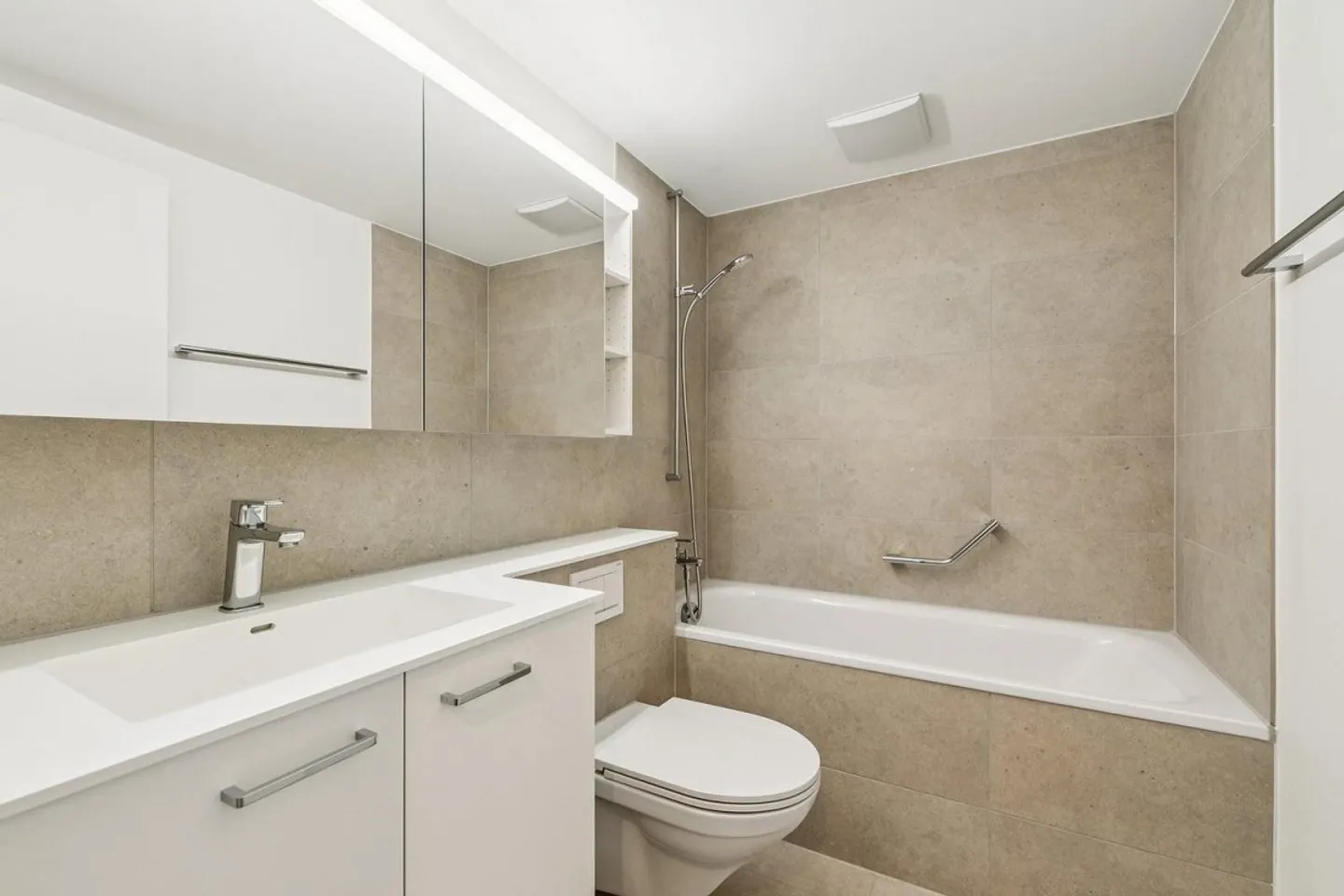 Freshly renovated 4.5-room apartment in a prime location in Pratteln - Photo 7 of 10
