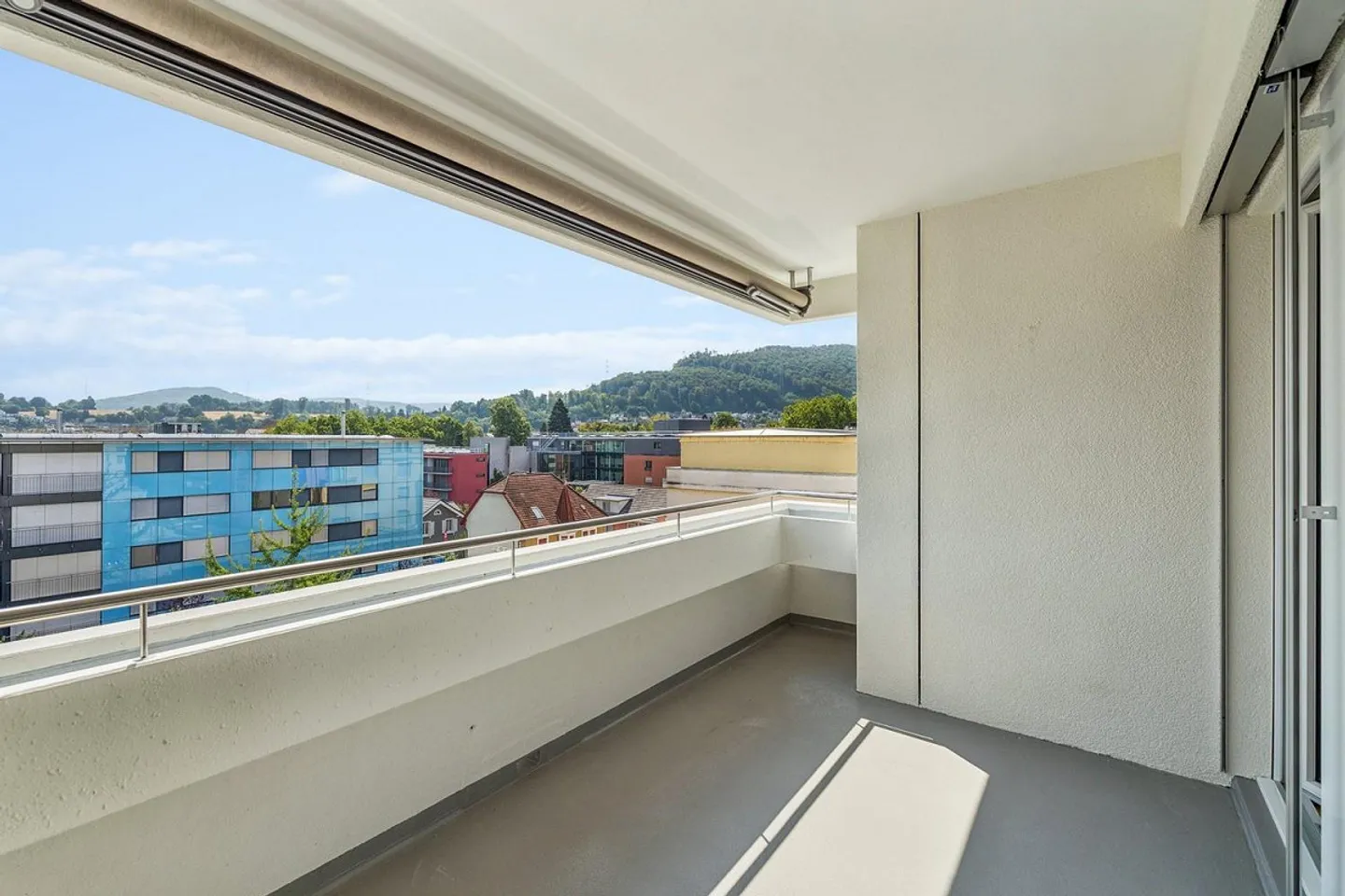 Freshly renovated 4.5-room apartment in a prime location in Pratteln - Photo 9 of 10