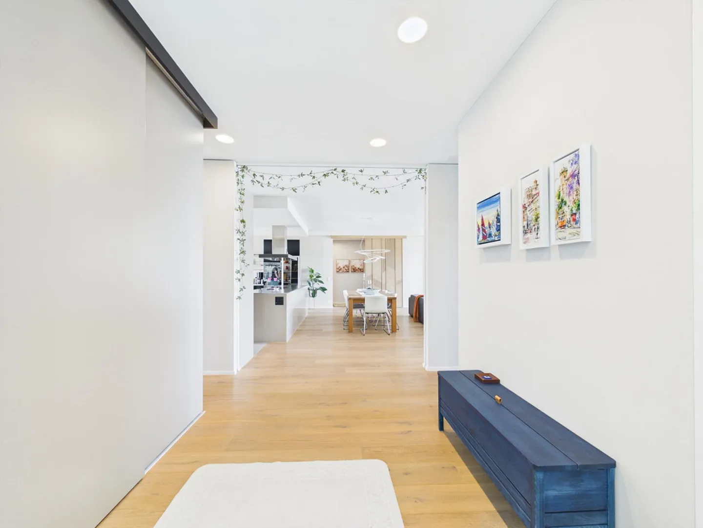 5.5-room Light Filled Loft with Lake Zurich Views Single Level & Open - Photo 5 of 15