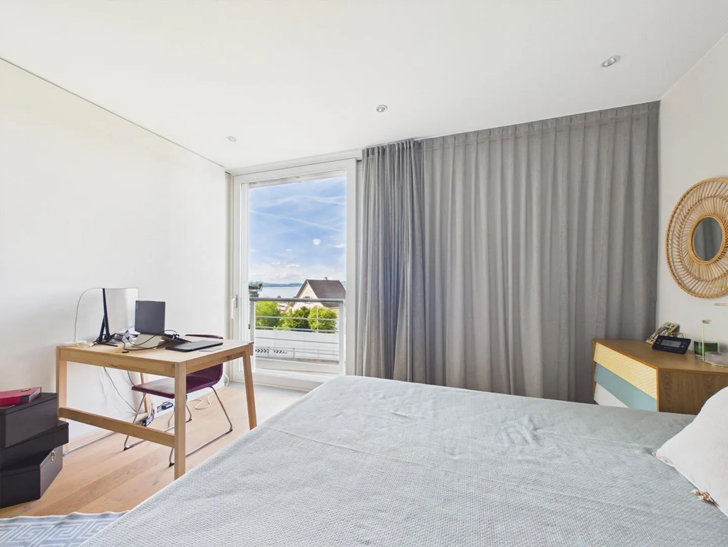 5.5-room Light Filled Loft with Lake Zurich Views Single Level & Open - Photo 7 of 15