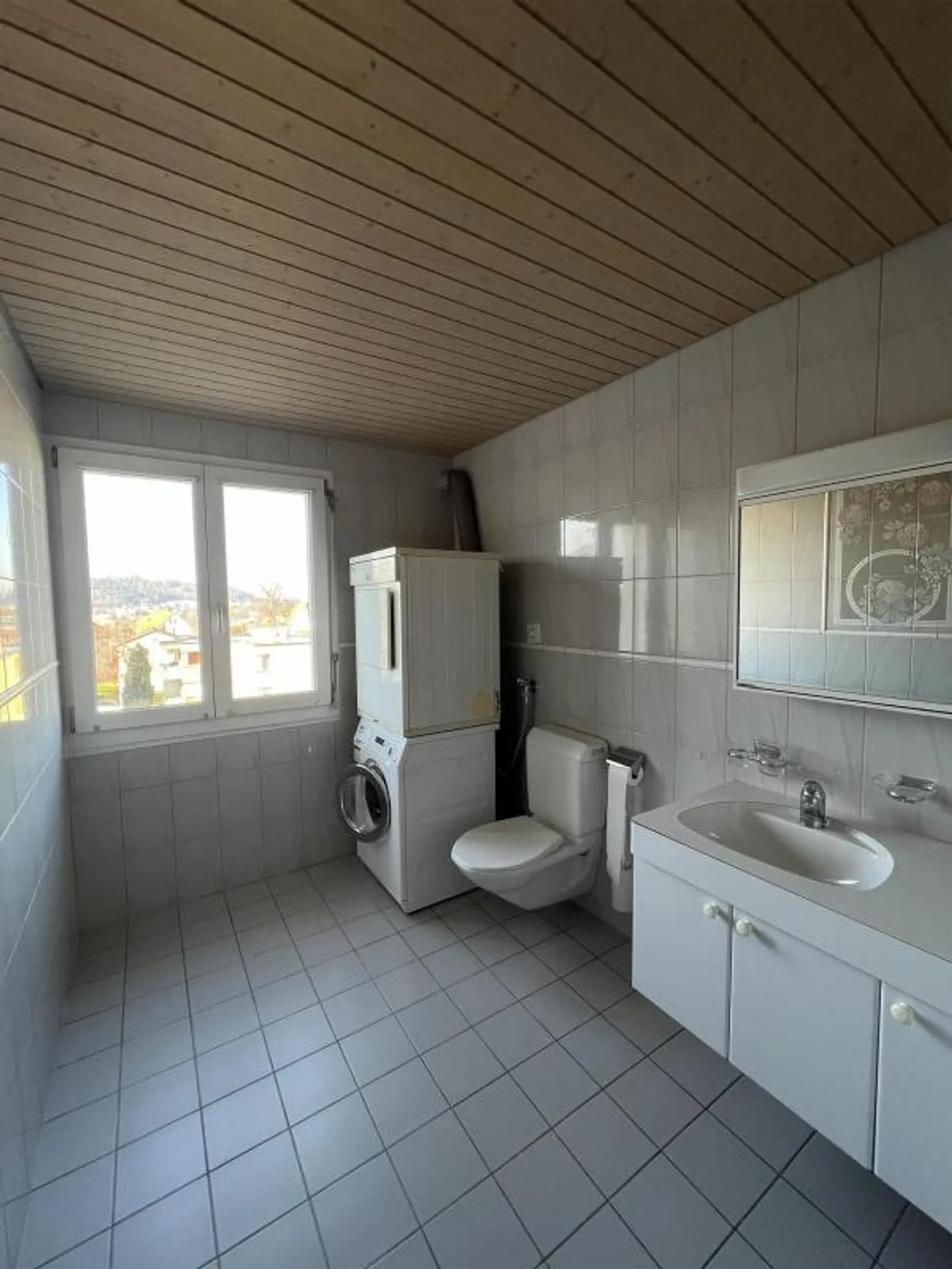 Appartement temporaire et spacieux à l'est de la ville - Photo 13 sur 19