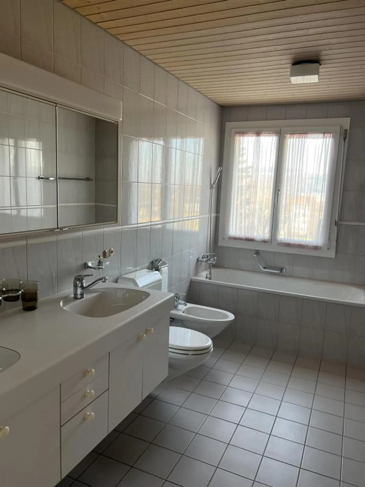 Appartement temporaire et spacieux à l'est de la ville - Photo 14 sur 19