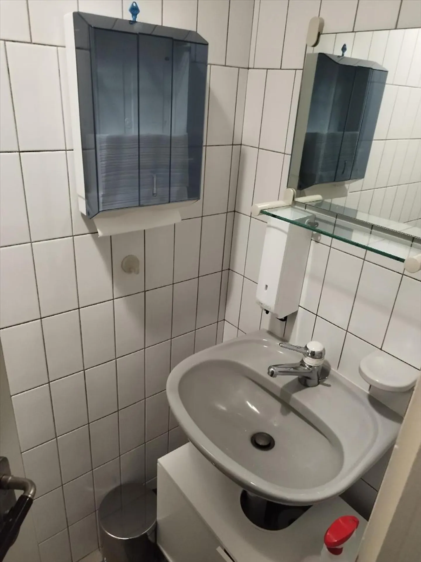 UFFICI DI 105M2 SU DUE LIVELLI (PT E 1° PIANO) CON 4 POSTI AUTO - Foto 12 di 12