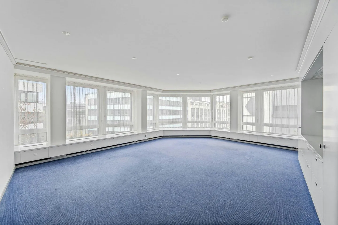 Work with Style: Modern Office Space at Aeschenplatz - Photo 4 of 13