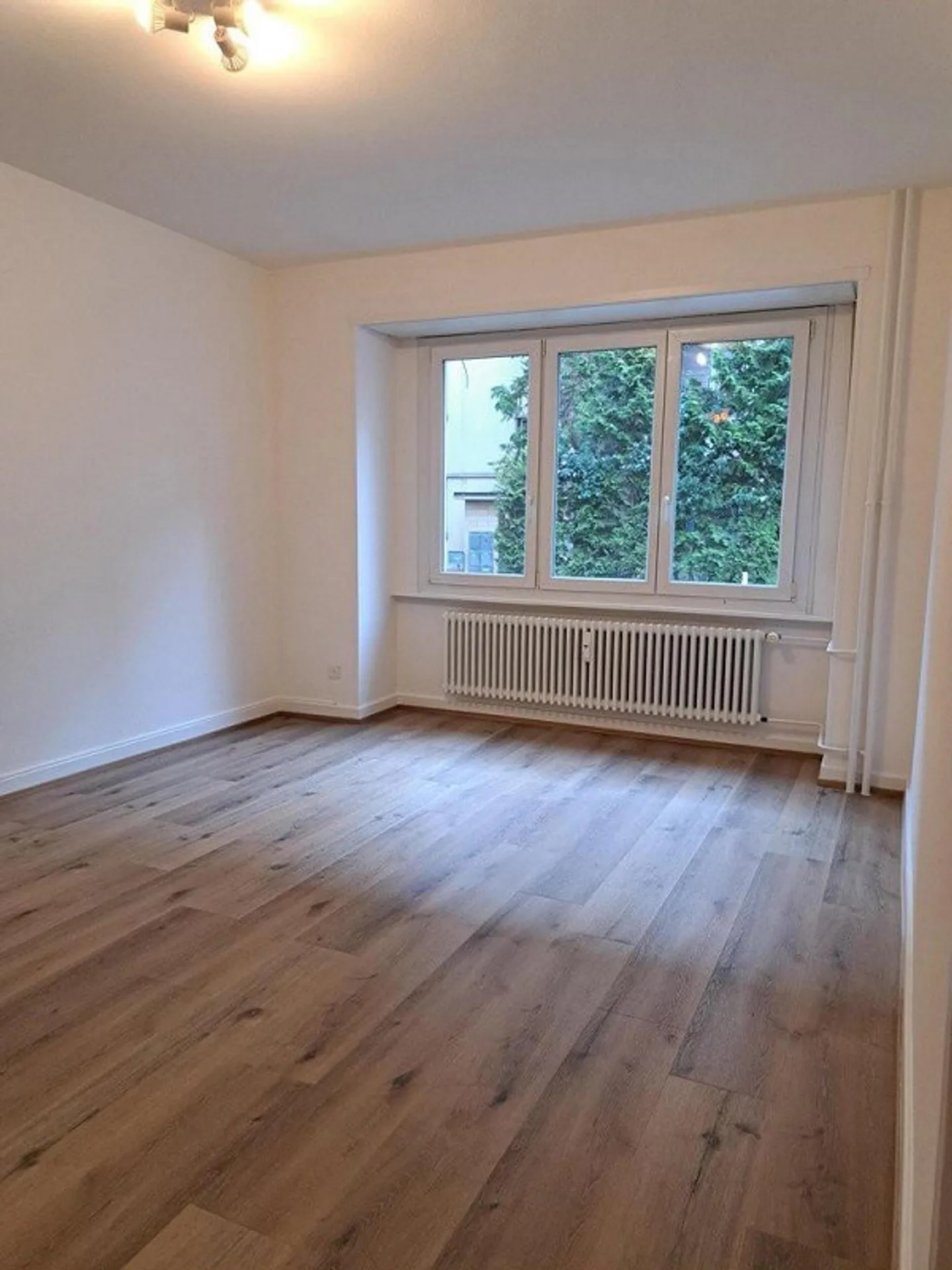 an ruhiger Strasse - Photo 3 sur 5