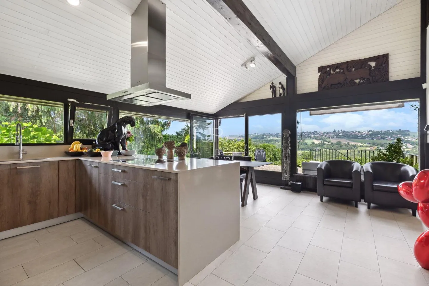 Charming Villa with Mountain View - Photo 7 of 11