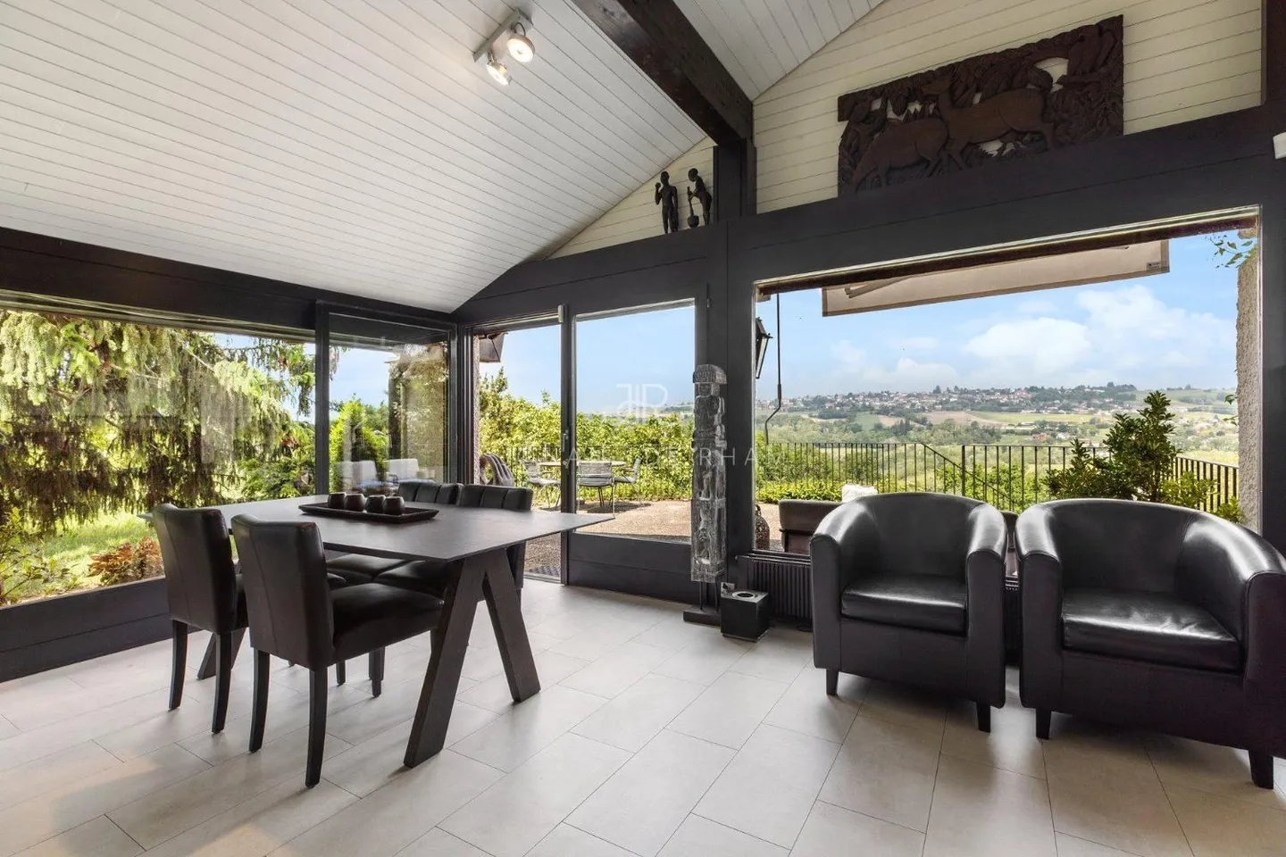 Charming Villa with Mountain View - Photo 8 of 11