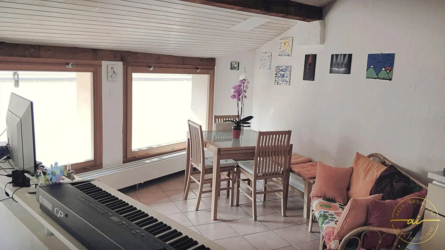 5.5-ROOM HOUSE IN THE HISTORICAL CENTER OF RIVA SAN VITALE - Photo 7 of 11