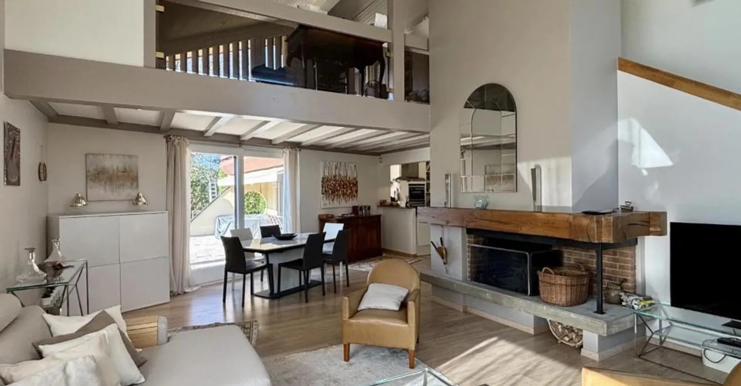 DA AFFITTARE - RARO A COPPET: VILLA INDIVIDUALE CON PISCINA RISCALDATA, DA - Foto 8 di 12