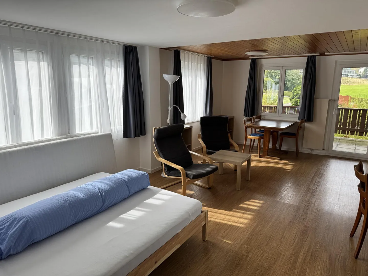 Appartamento ristrutturato, moderno e luminoso con balcone in affitto - Foto 2 di 16