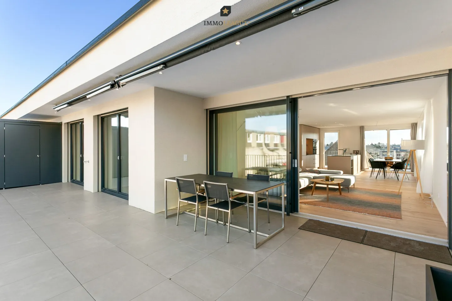 Appartamento attico esclusivo con ampie terrazze soleggiate. - Foto 2 di 11