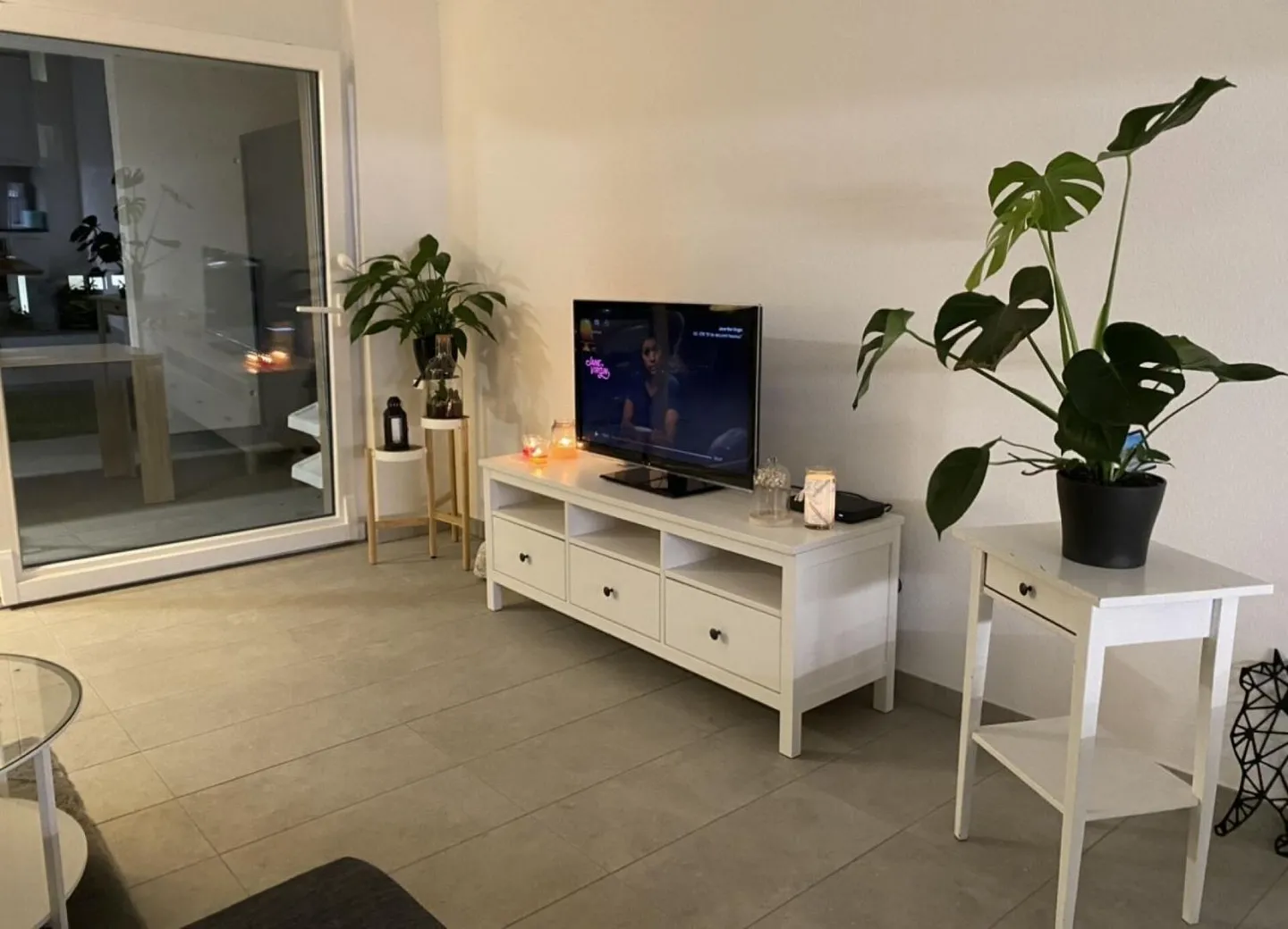 Charming Apartment with Terrace - Photo 2 of 9