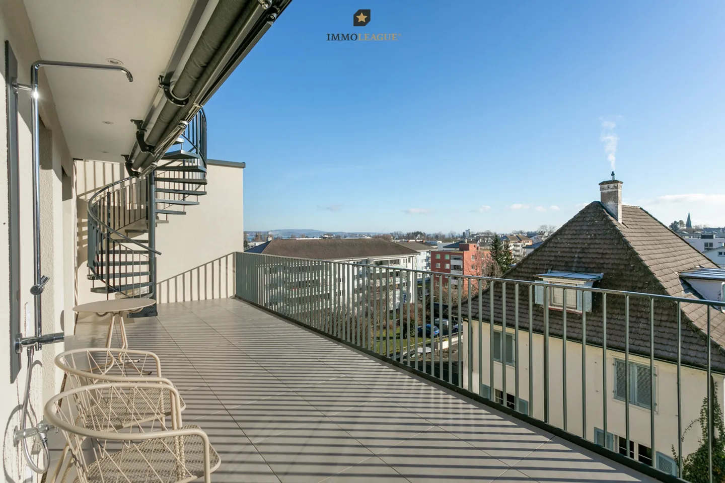 Appartamento attico esclusivo con ampie terrazze soleggiate. - Foto 3 di 11