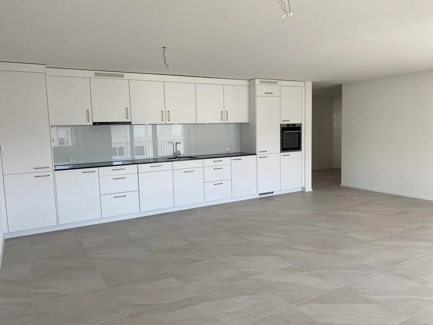 Geräumige Wohnung in bester Lage - Foto 2 von 8