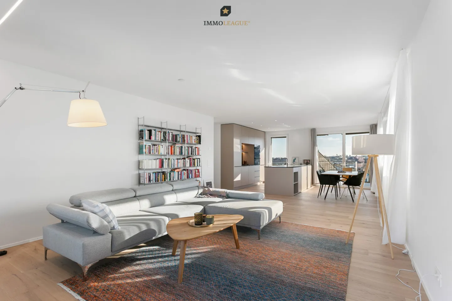 Appartamento attico esclusivo con ampie terrazze soleggiate. - Foto 4 di 11