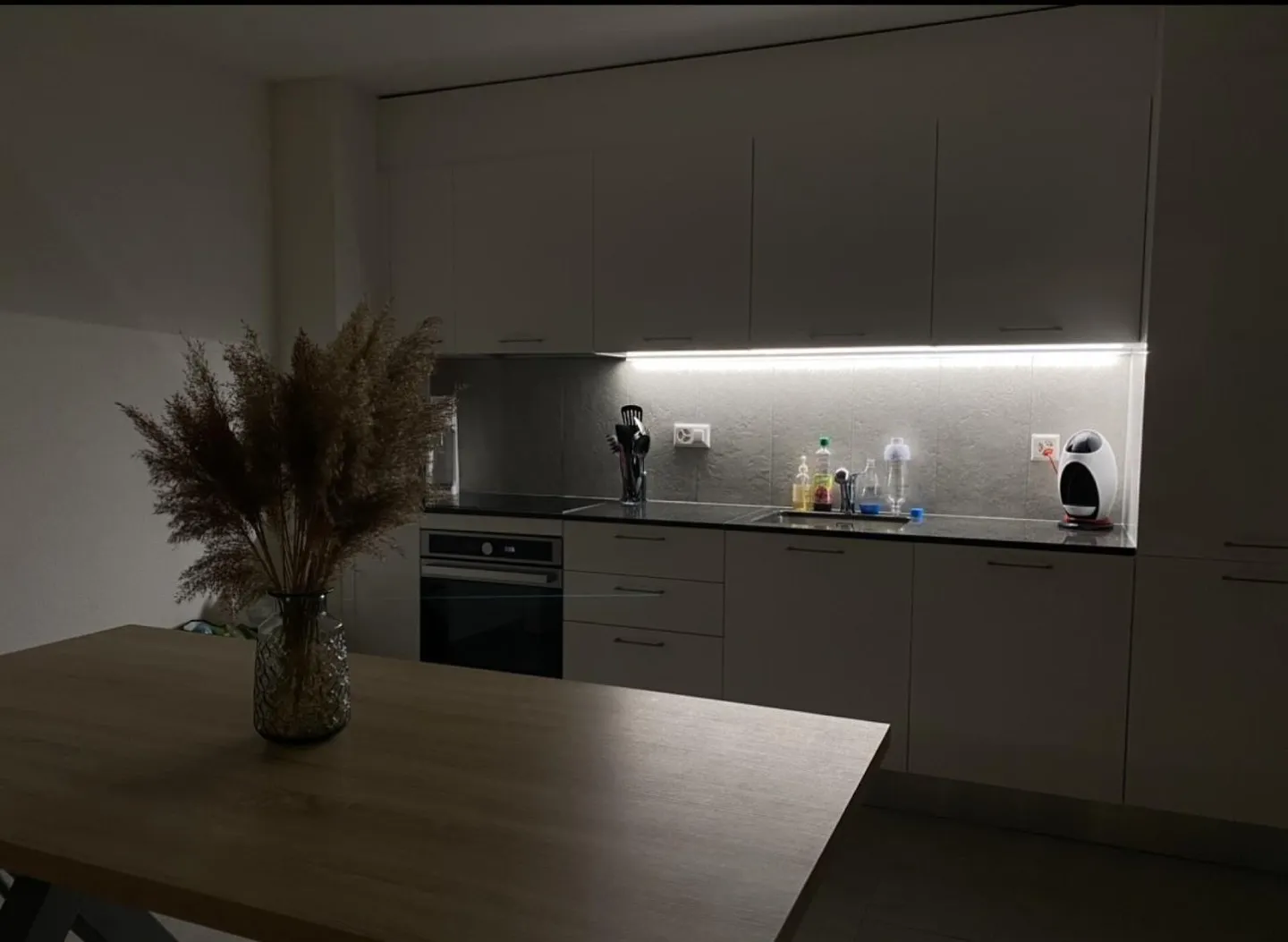 Charming Apartment with Terrace - Photo 4 of 9
