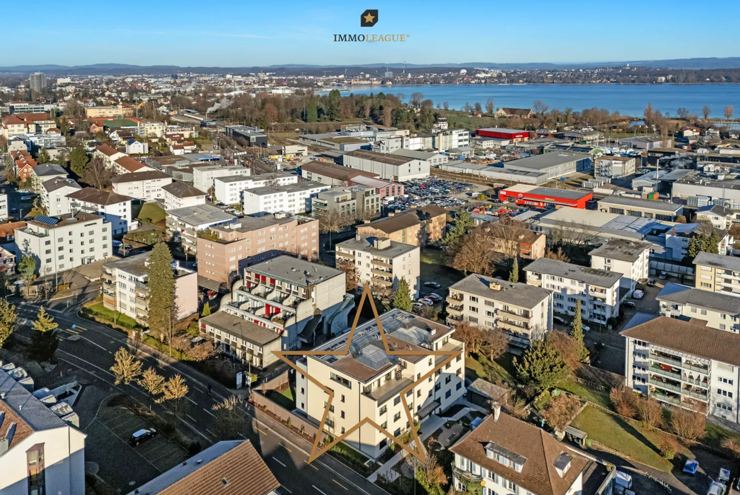 Appartamento attico esclusivo con ampie terrazze soleggiate. - Foto 9 di 11