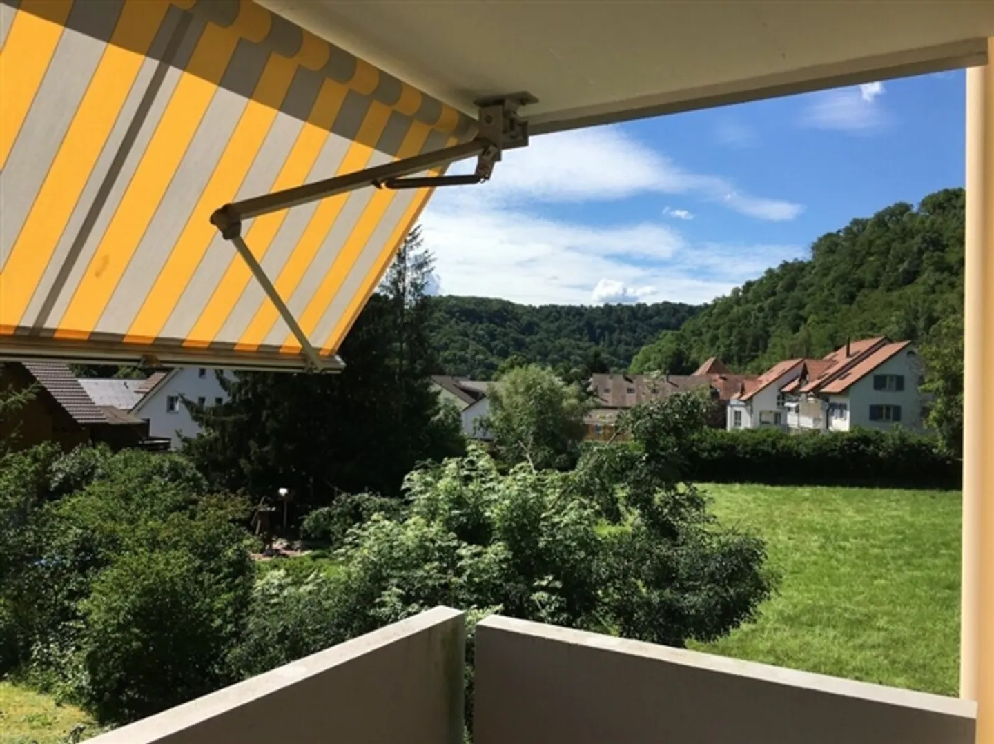 SEULEMENT 5 MINUTES DE FRICK ! SUPERBE APPARTEMENT À UEKEN - Photo 7 sur 9