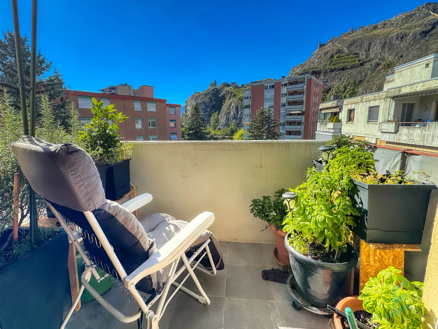 «EXKLUSIV ZU VERMIETEN Charmante 2 1/2 Zimmerwohnung von 54m² in Sitten» - Foto 9 von 12