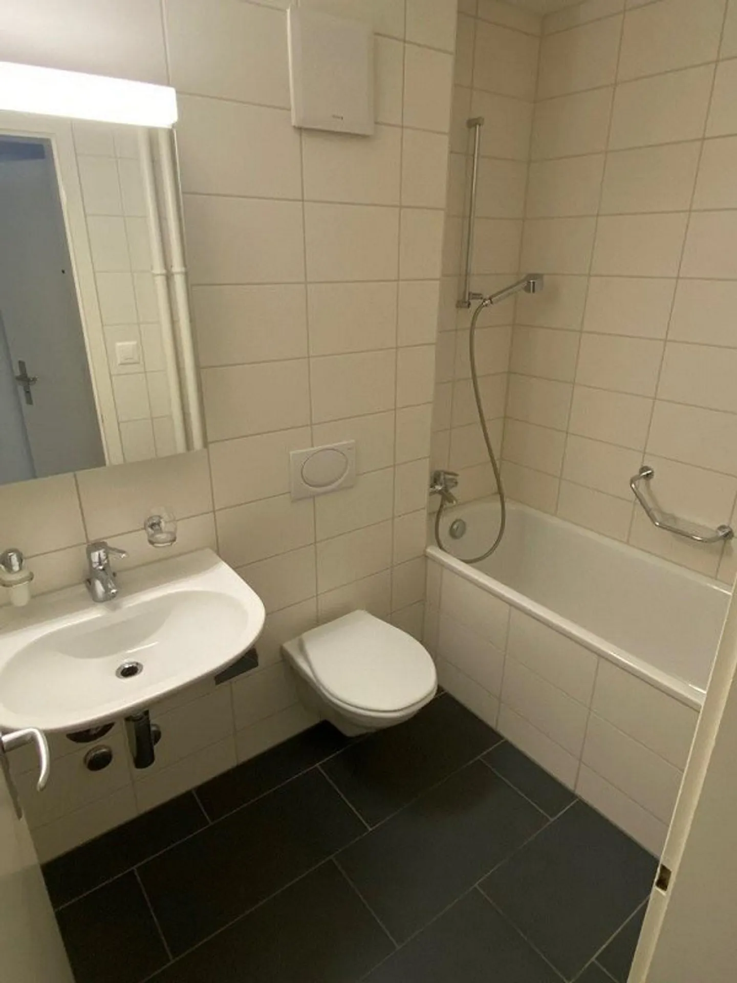 Bella appartamento di 3 stanze a Münchenbuchsee! - Foto 2 di 8