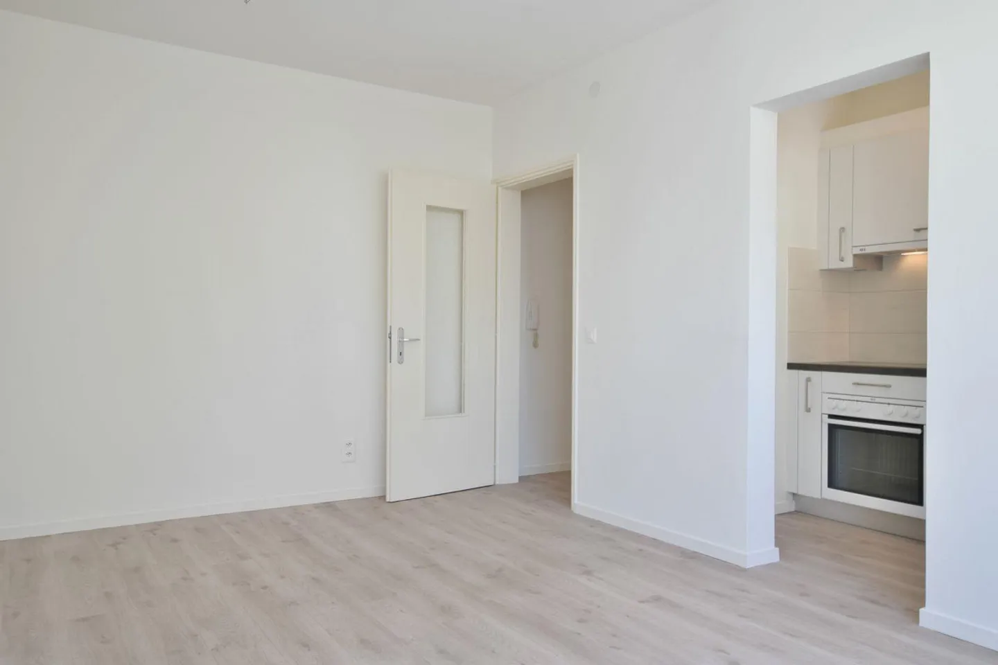 Helle renovierte Wohnung in Locarno - Foto 3 von 9